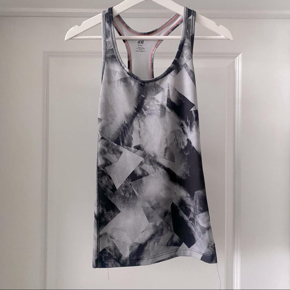 H&M athletic wear tank top gray and black size small